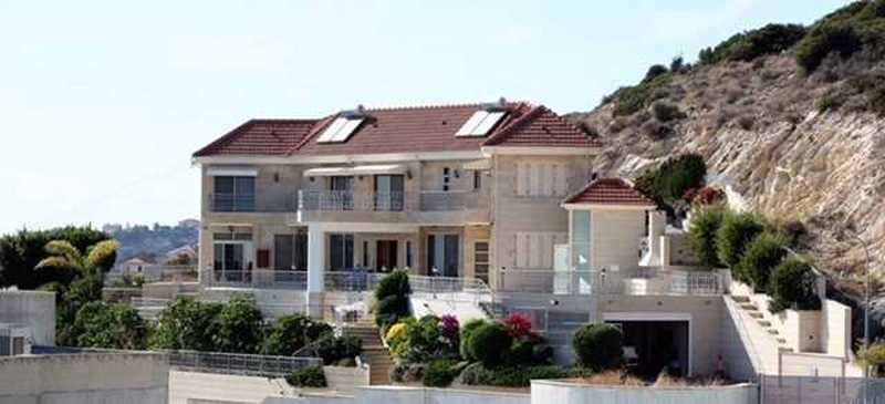 4 Schlafzimmer Haus in Agios Tychonas, Cyprus, Nr. 10651