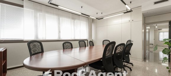 Oficina en Padua, Italy 242 m² No. 99864 32