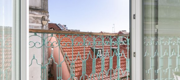 173m² Building in Lisbon, Portugal No. 54495 2