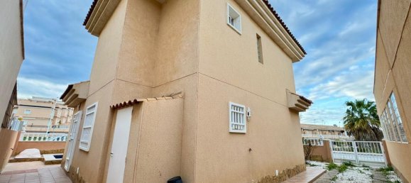 3 Schlafzimmer Wohnung in Torrevieja, Spanien, Nr. 365864 22