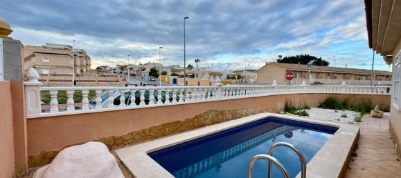 3 Schlafzimmer Wohnung in Torrevieja, Spanien, Nr. 365864 2