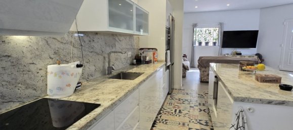 4 bedrooms Townhouse in Marbella, Spain No. 186892 5