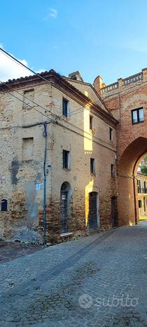 6 rooms House in Campofilone, Italy No. 251924