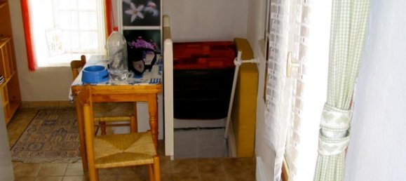 Studio in Fuilla, France, Nr. 16979 2