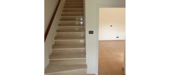 2 bedrooms House in Ancona, Italy No. 254079 3