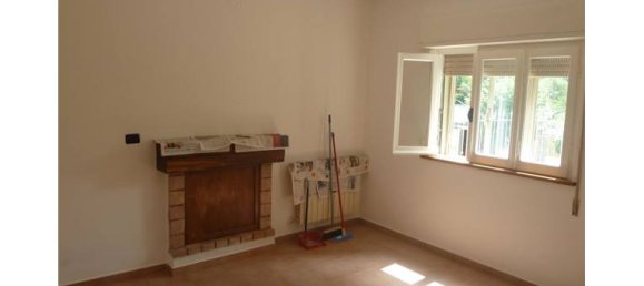 2 bedrooms House in Ancona, Italy No. 254079 5