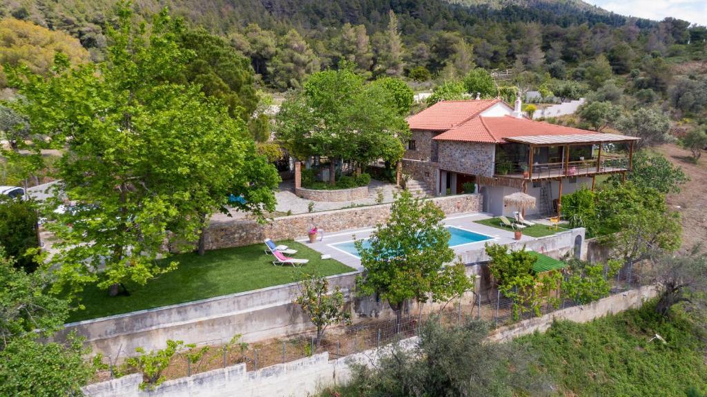 3 dormitorios propiedad comercial en venta en Euboea, Central Greece, Thessaly and Central Greece, Greece № 59708
