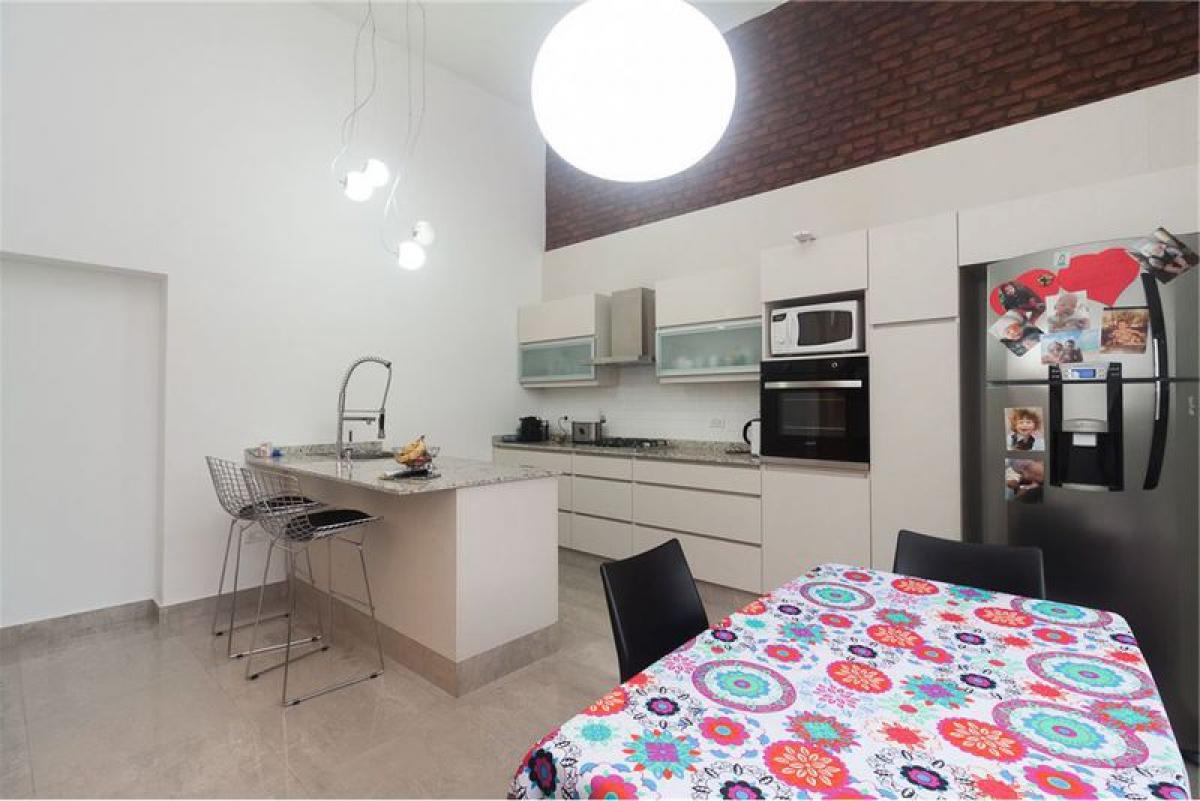 6 bedrooms House in Buenos Aires, Argentina No. 83451