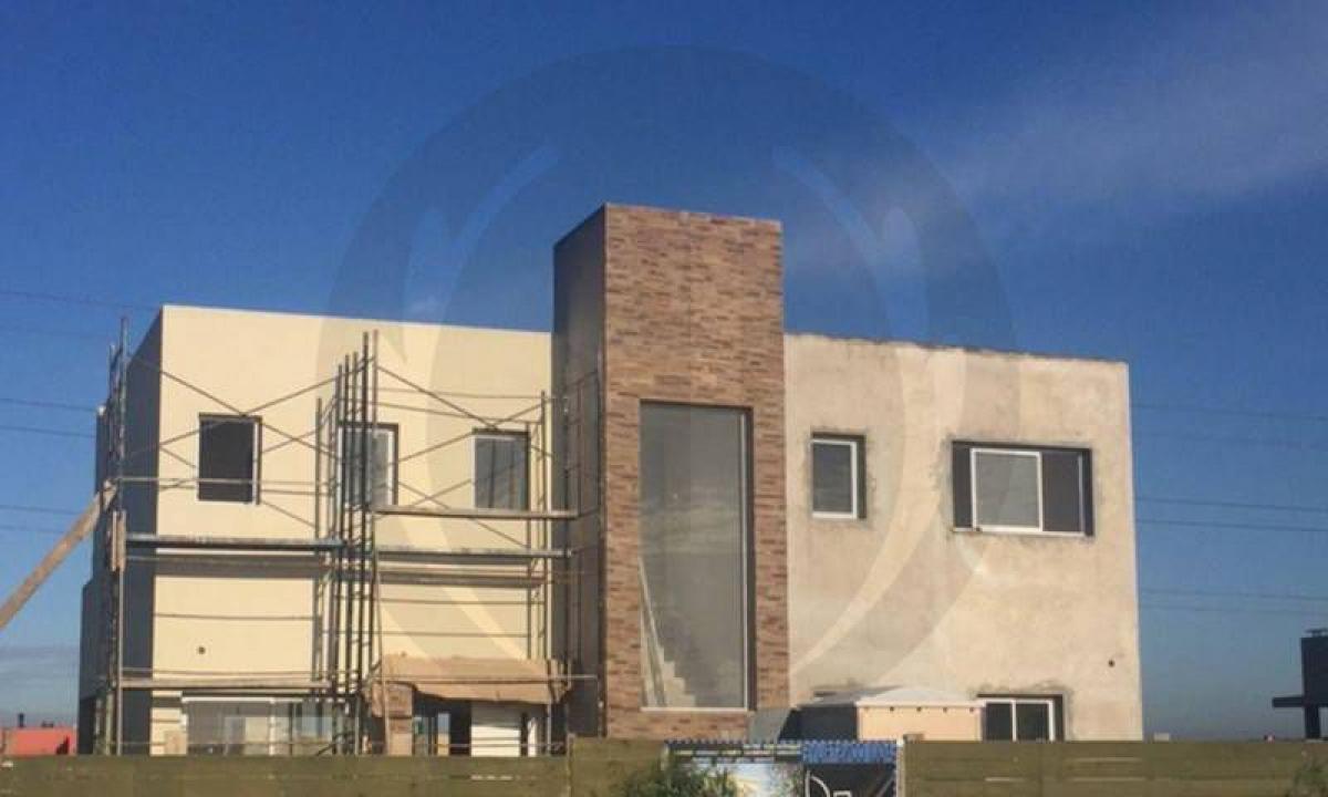 4 bedrooms House in Tigre, Argentina No. 68252