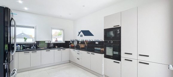 3 bedrooms House in Chanteloup, France No. 208780 4