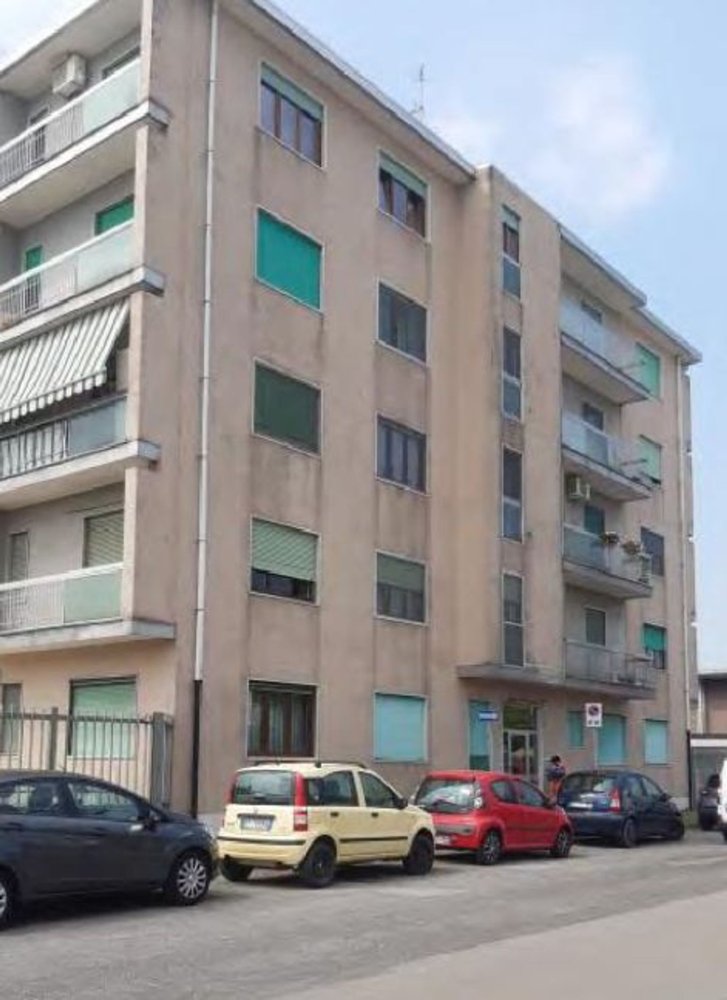 82m² Office in Lainate, Italy No. 109613
