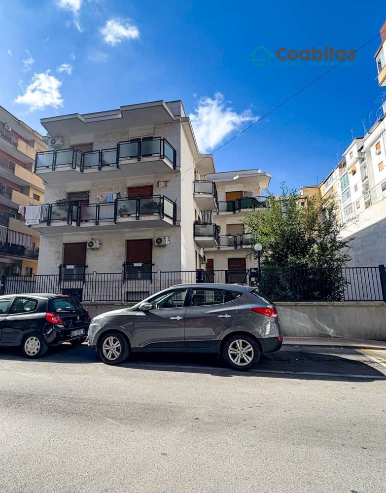 5 bedrooms Apartment in Taranto, Italy No. 389177