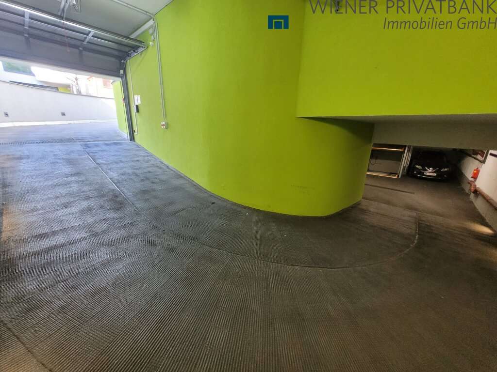 Garage in Währing, Austria, Nr. 33372