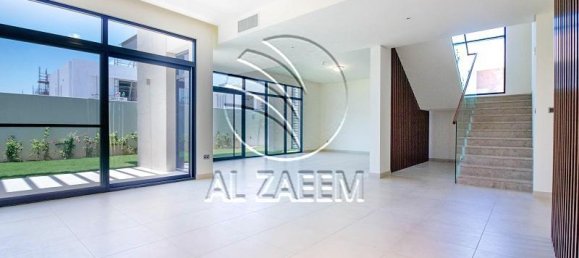 4 bedrooms Villa in Yas Island, UAE No. 29770 2