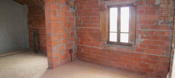 2 bedrooms House in Foiano della Chiana, Italy No. 228403 10