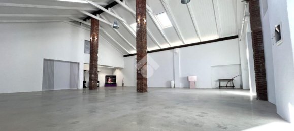Склад 280м² в Турин, Италия № 375248 6