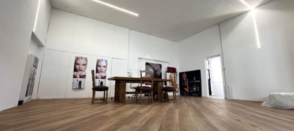 Склад 280м² в Турин, Италия № 375248 2