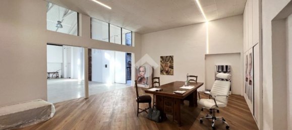 Склад 280м² в Турин, Италия № 375248 3