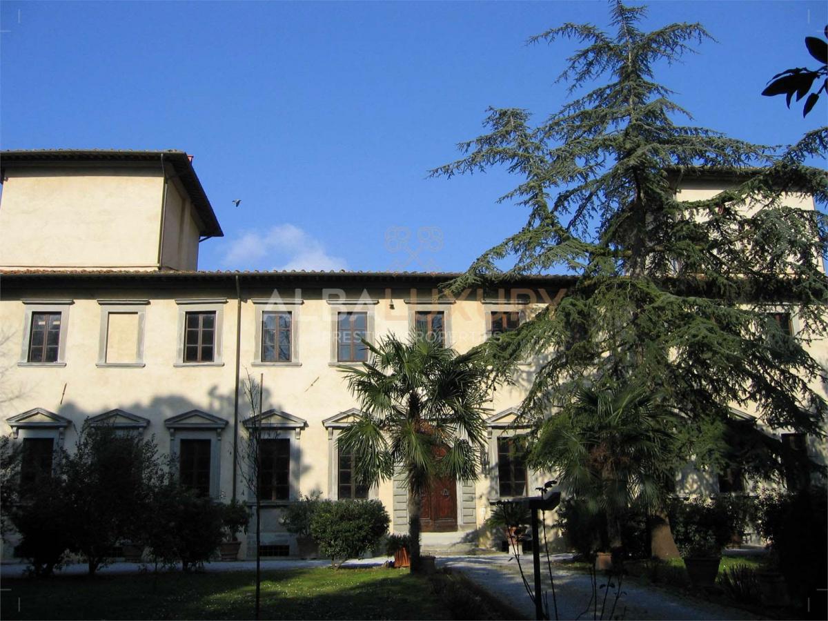 8 chambres Villa à San Giuliano Terme, Italy No. 470