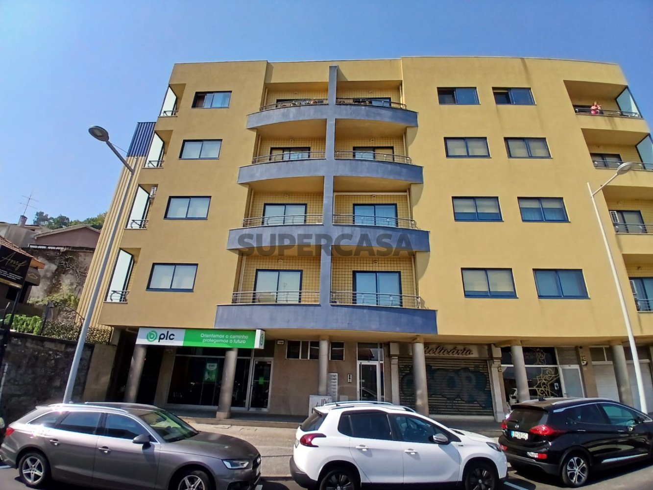 116m² Commercial property in Gondomar, Portugal No. 233968