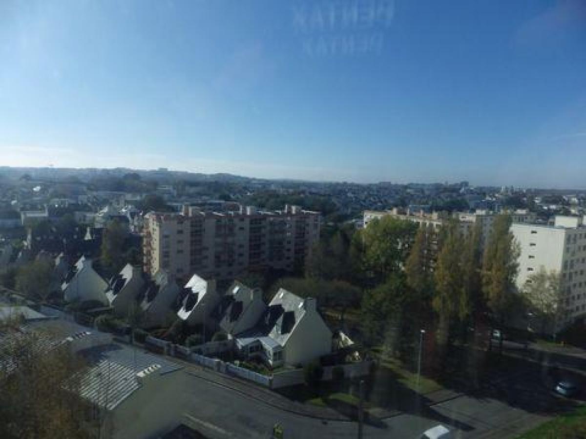 3 bedrooms Condo in Brest, France No. 6997