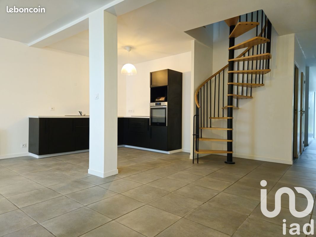 6-salle Maison à Berry-Bouy, France No. 153588