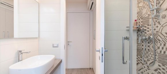 2 bedrooms Apartment in Venice, Italy No. 56731 15