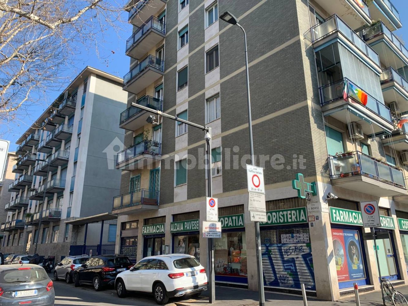 1-Zimmer Gewerbliche Immobilie in Milan, Italy, Nr. 294713