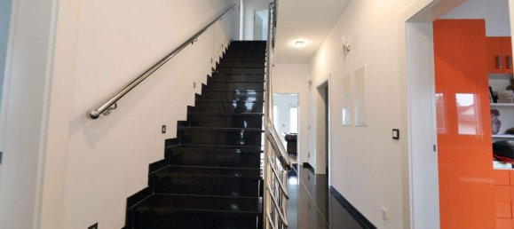 8-Zimmer Villa in Kaulsdorf, Germany, Nr. 295905 2