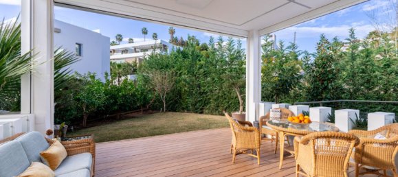 4 bedrooms Villa in Malaga, Spain No. 23991 19