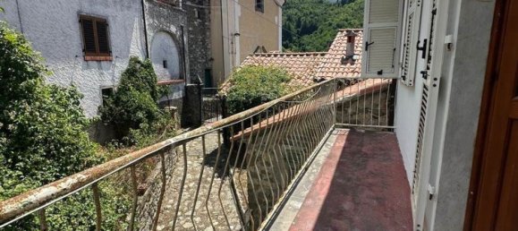 6 rooms House in Casola in Lunigiana, Italy No. 261559 7