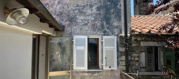 6 rooms House in Casola in Lunigiana, Italy No. 261559 21