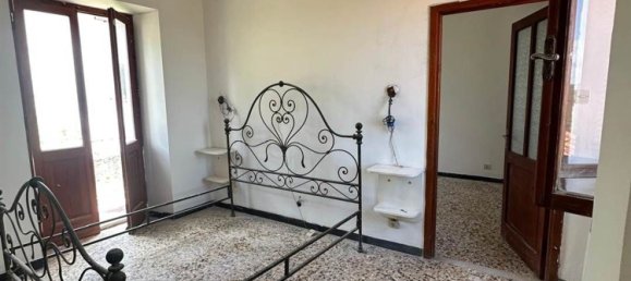 6 rooms House in Casola in Lunigiana, Italy No. 261559 17
