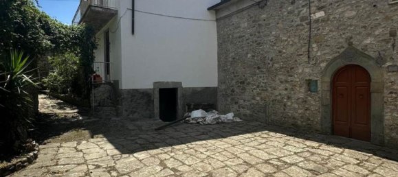 6 rooms House in Casola in Lunigiana, Italy No. 261559 30