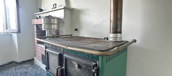 6 rooms House in Casola in Lunigiana, Italy No. 261559 12