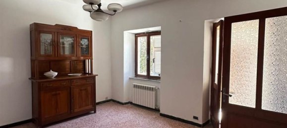 6 rooms House in Casola in Lunigiana, Italy No. 261559 24
