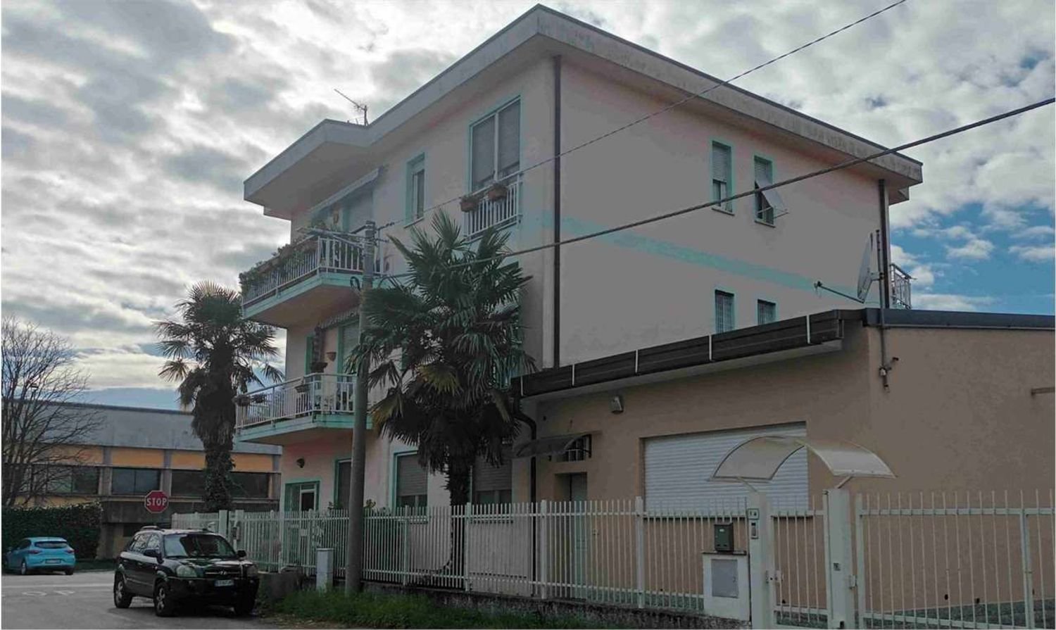 3 rooms Apartment in Meda, Italy No. 8554