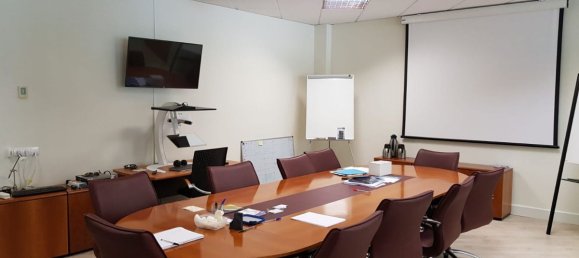 2 bedrooms Commercial property in Estepona, Spain No. 2942 8