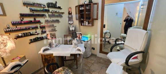 Imóvel comercial de 4 divisões em Albano Sant'Alessandro, Italy N.º 90661 16