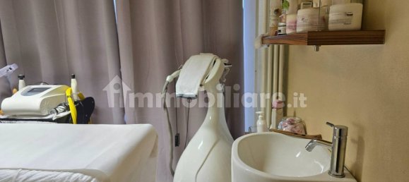 Imóvel comercial de 4 divisões em Albano Sant'Alessandro, Italy N.º 90661 9