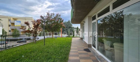 Imóvel comercial de 4 divisões em Albano Sant'Alessandro, Italy N.º 90661 22