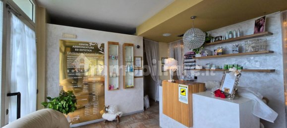 Imóvel comercial de 4 divisões em Albano Sant'Alessandro, Italy N.º 90661 6