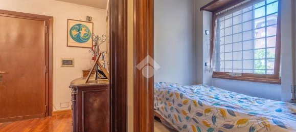 5 rooms Apartment in Rome, Italy No. 283953 17