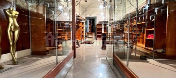 Коммерческая недвижимость с 3 комнатами в Джоя дель Колле, Италия № 75906 11