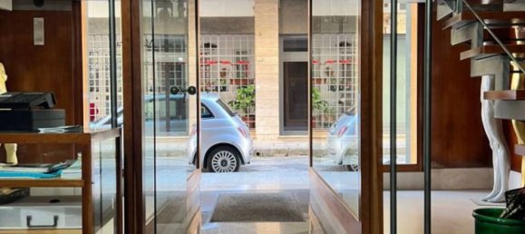 Коммерческая недвижимость с 3 комнатами в Джоя дель Колле, Италия № 75906 5