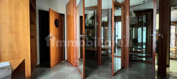 Коммерческая недвижимость с 3 комнатами в Джоя дель Колле, Италия № 75906 13