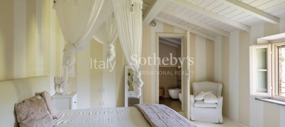 5 bedrooms House in Lucca, Italy No. 119214 22
