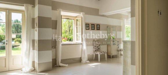 5 bedrooms House in Lucca, Italy No. 119214 8