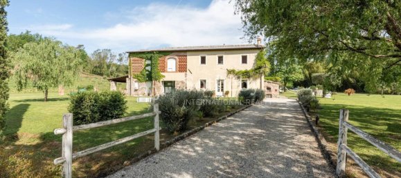 5 bedrooms House in Lucca, Italy No. 119214 5