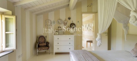 5 bedrooms House in Lucca, Italy No. 119214 23
